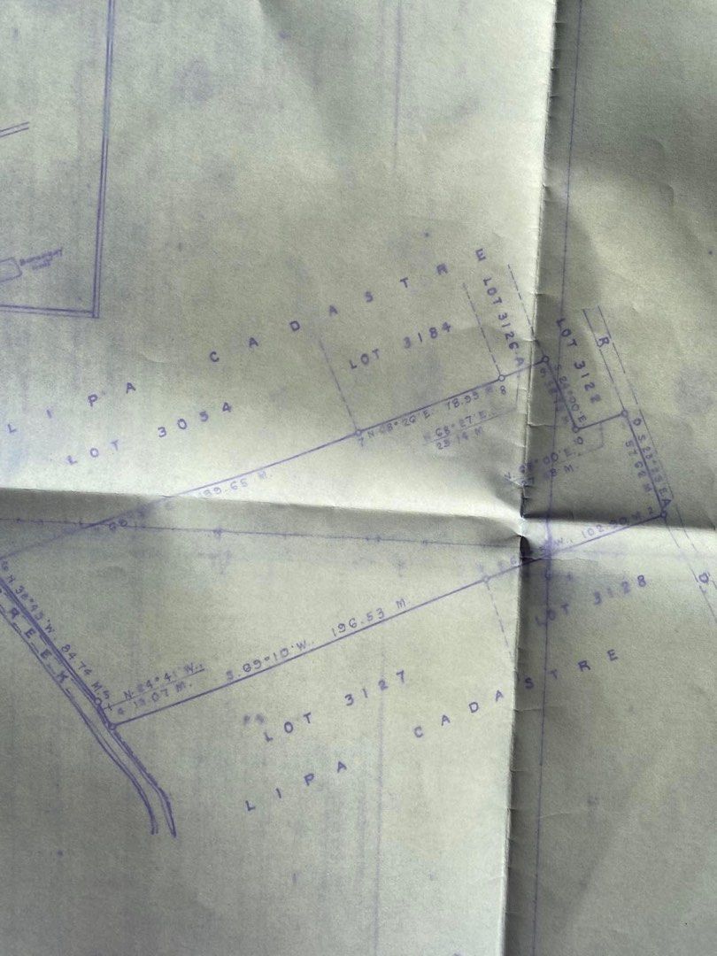 Lipa City (Category: Lot) located in Paranaque City. Submitted by elsajavellana (Listing ID 1278096680, Image 1). Description: Ideal for housing , near La Salle .