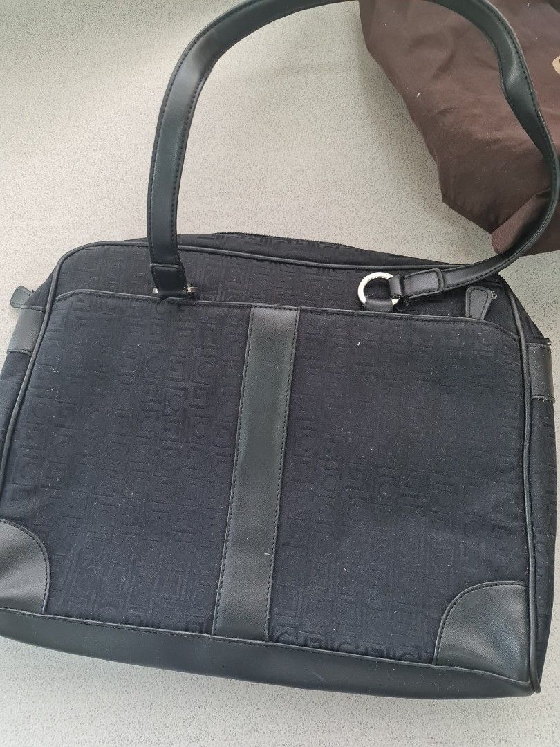 Liz Claiborne office bag (Category: Laptop Bags & Sleeves) located in Caloocan City. Submitted by 211sc (Listing ID 1278177907, Image 1). Description: authentic, bought from US. real leather handles. used for 2x to 3x only. don't bring laptop anymore, hence doesn't need the bag. rfs: decluttering.