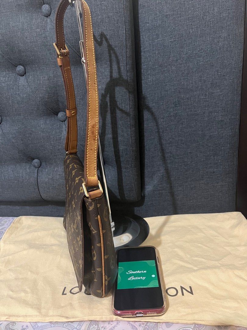 Louis vuitton musette tango long strap hot sale