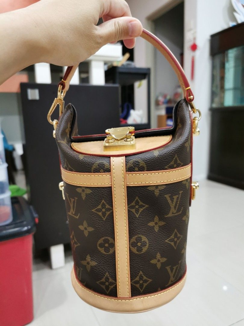 Louis vuitton duffle deals bag womens