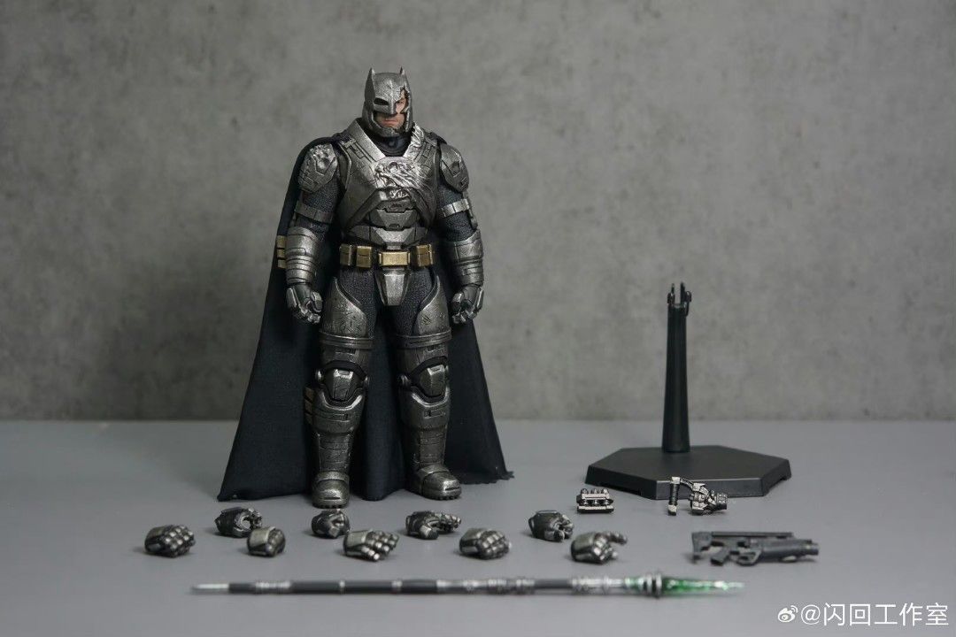 Mezco one 12 armored batman cheap