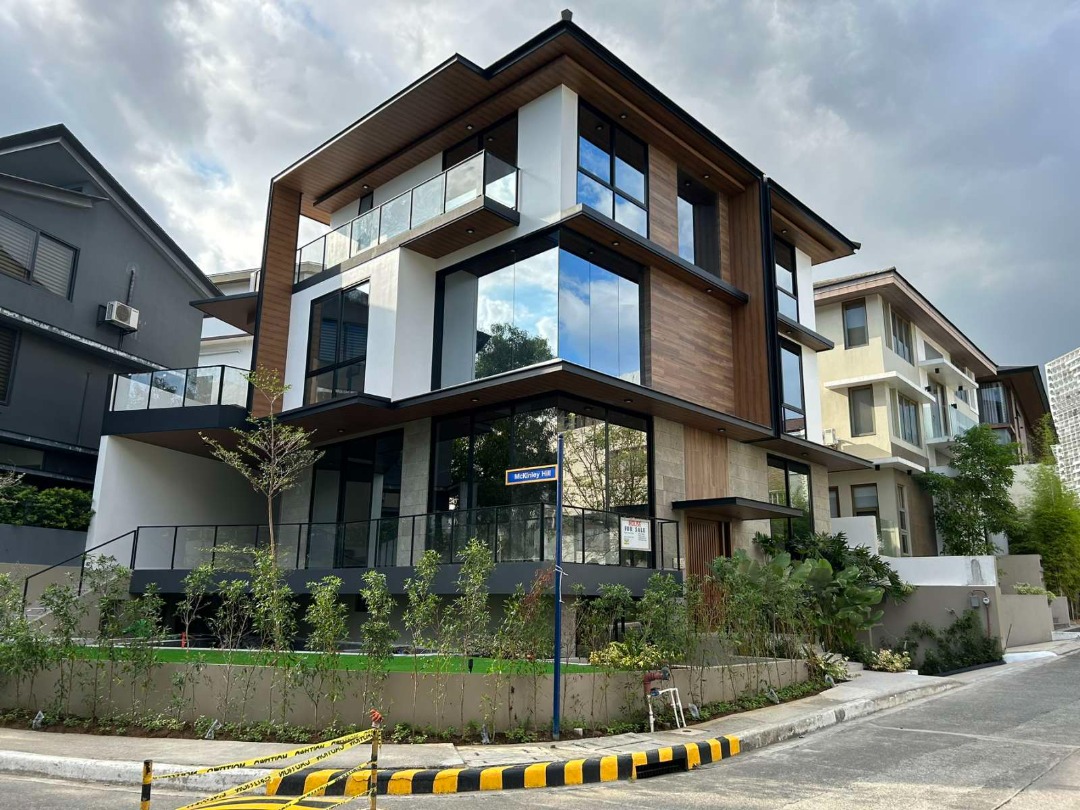 McKinley Hill Village House & Lot For Sale, Property, For Sale, House