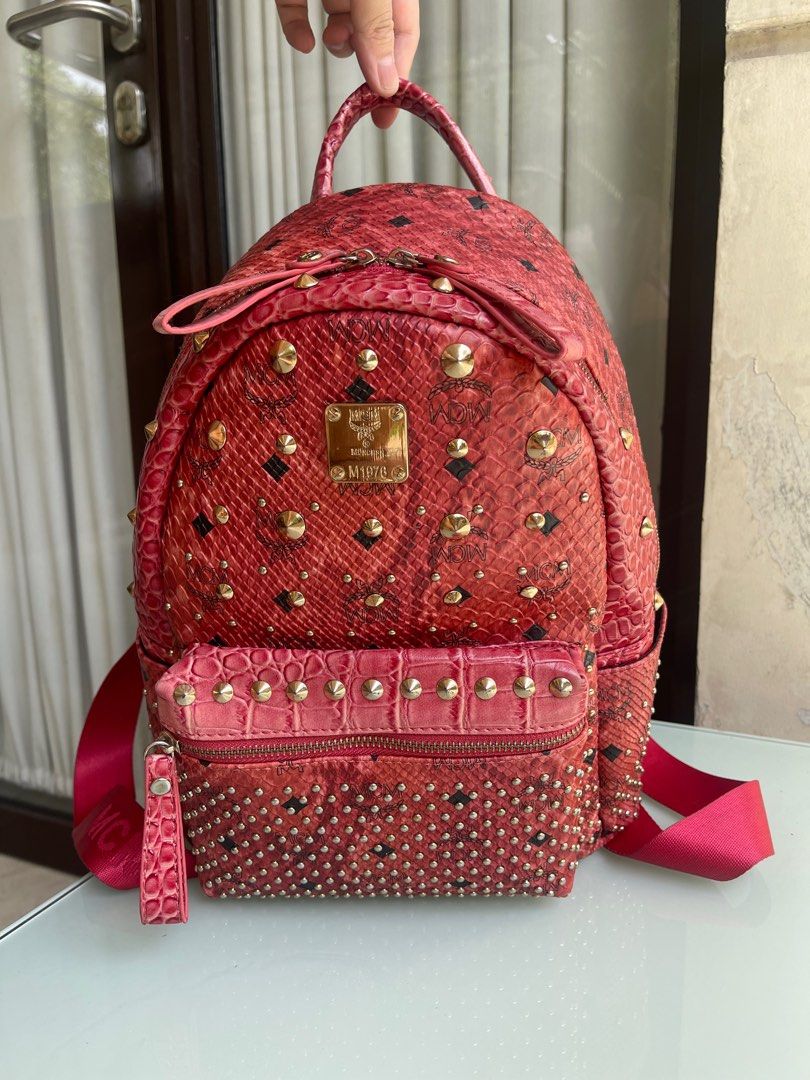 MCM Studded Python Pattern Backpack MCM Black Python Effect  display picture 3