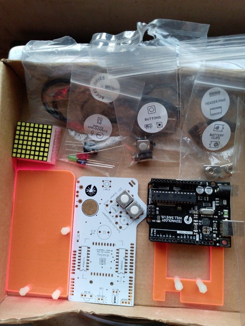 Meccano build your own vehicle and Gamer Kit build your own handheld