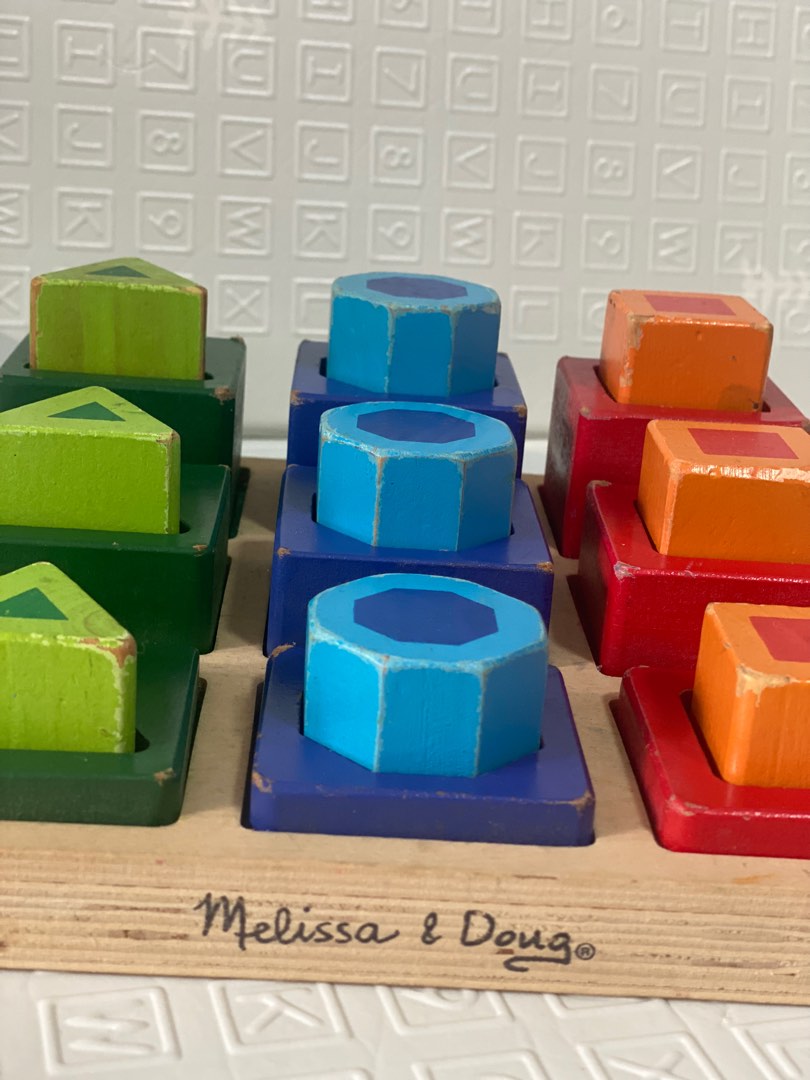 Melissa&Doug Shape sequence sorting set, Hobbies & Toys, Toys & Games