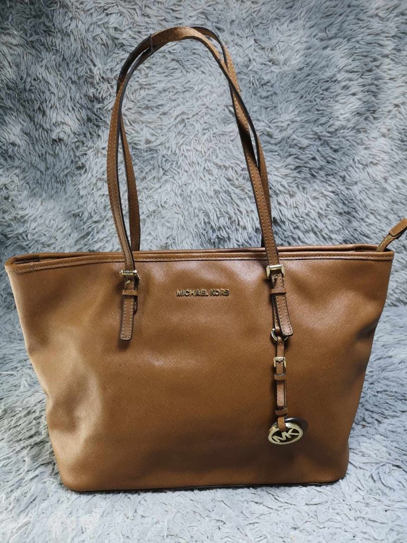 Michael kors 2025 tan leather purse