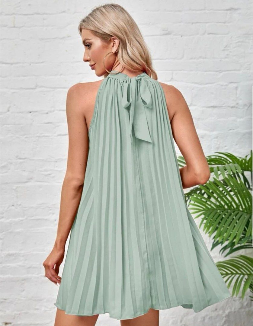 Mint Green Pleated Dress (Category: Dresses) located in Manila. Submitted by fitsdeclutter (Listing ID 1278235929, Image 3). Description: looks pretty when worn! size s worn once only.