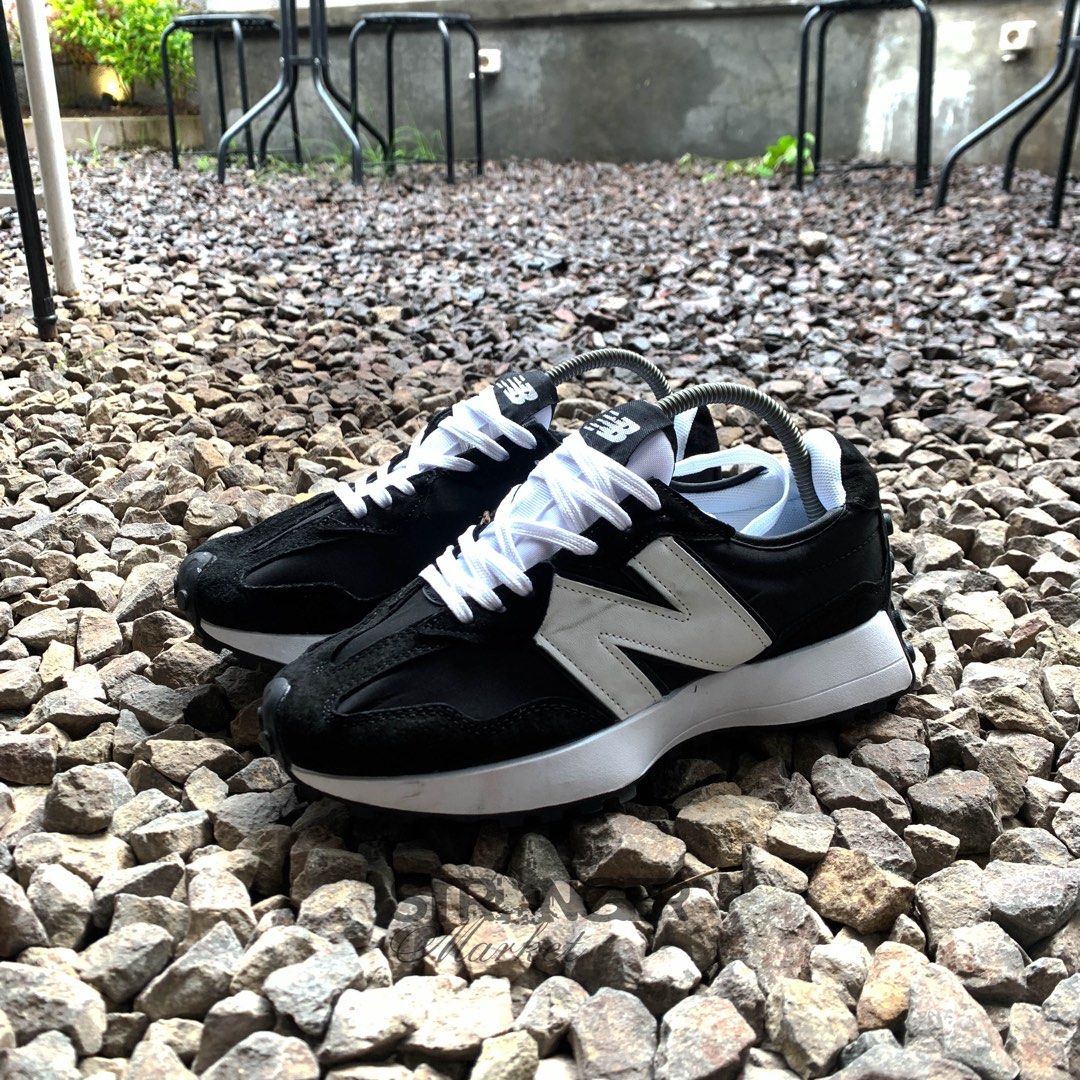 New balance 527 Fesyen Pria Sepatu Sneakers di Carousell