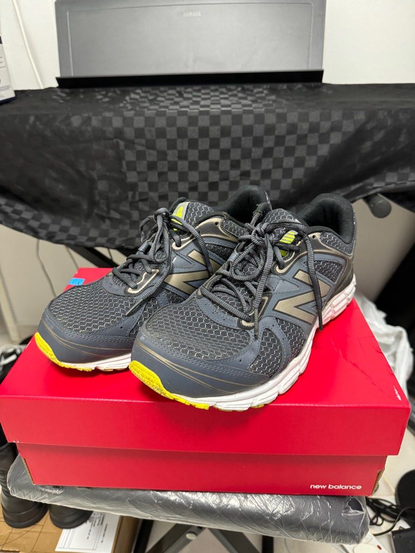 New balance free delivery store