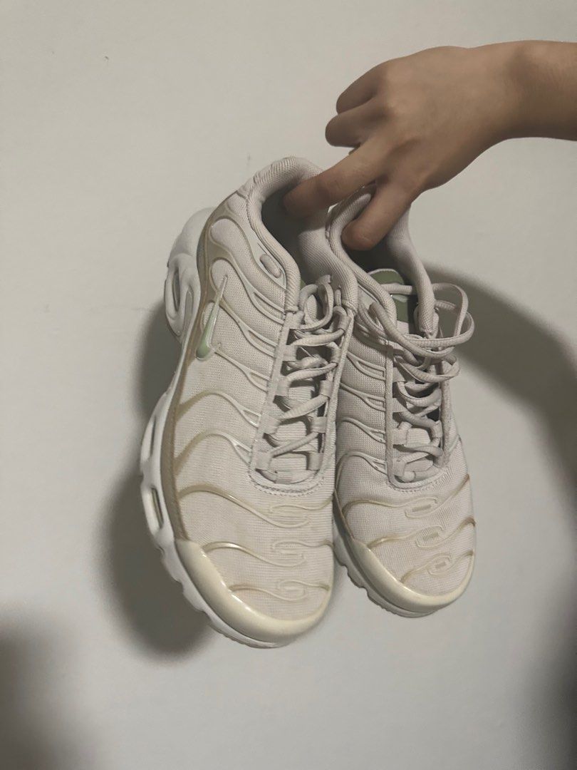 White discount nike plus