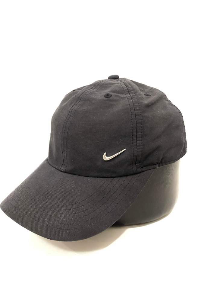 Nike Caps, Men's Fashion, Watches & Accessories, Caps & Hats on Carousell