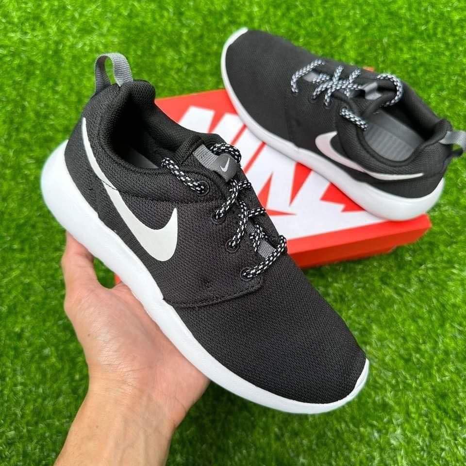Nike roshe run outlet one