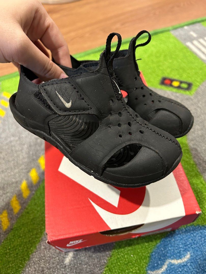 Baby boy hotsell nike sandals