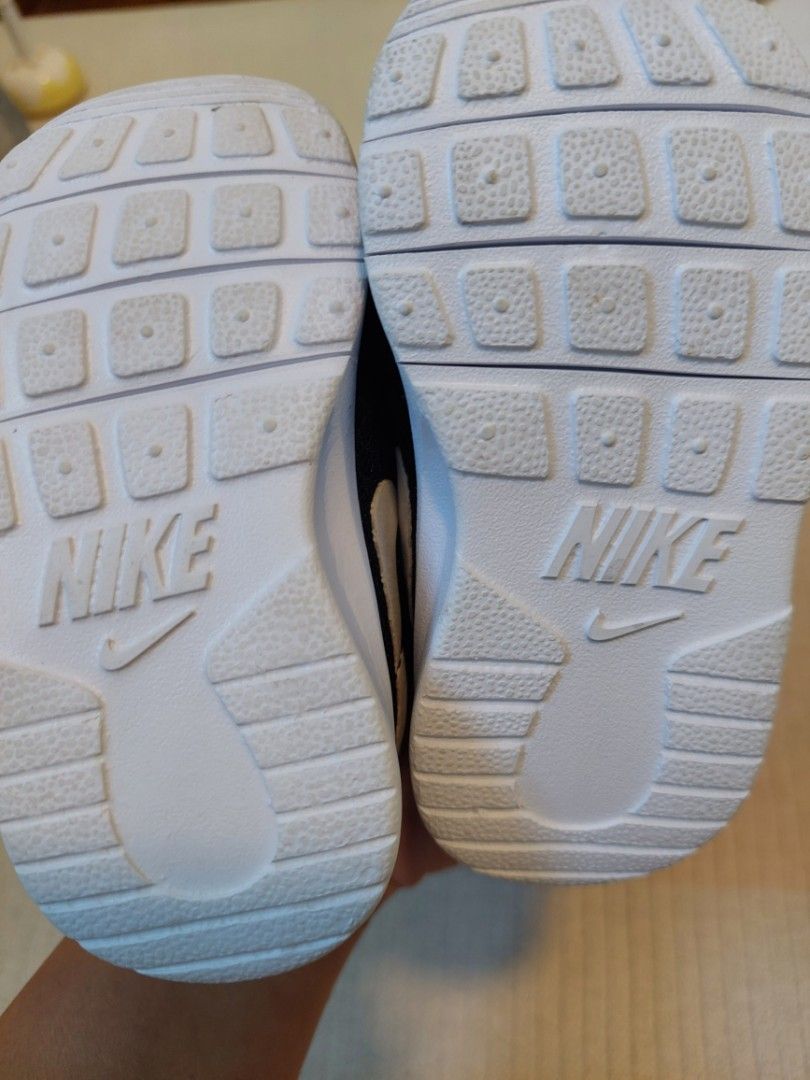 Nike tanjun 5c top
