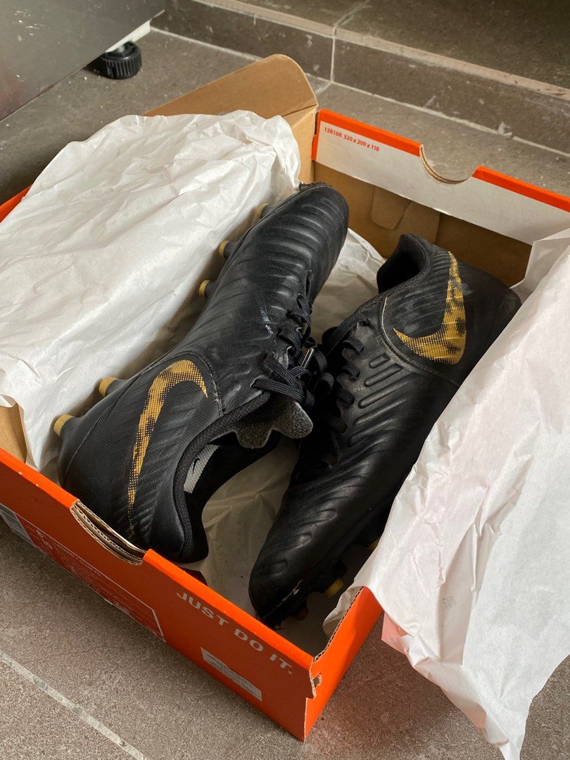 Nike Tiempo Legend 7 Elite black gold football shoes