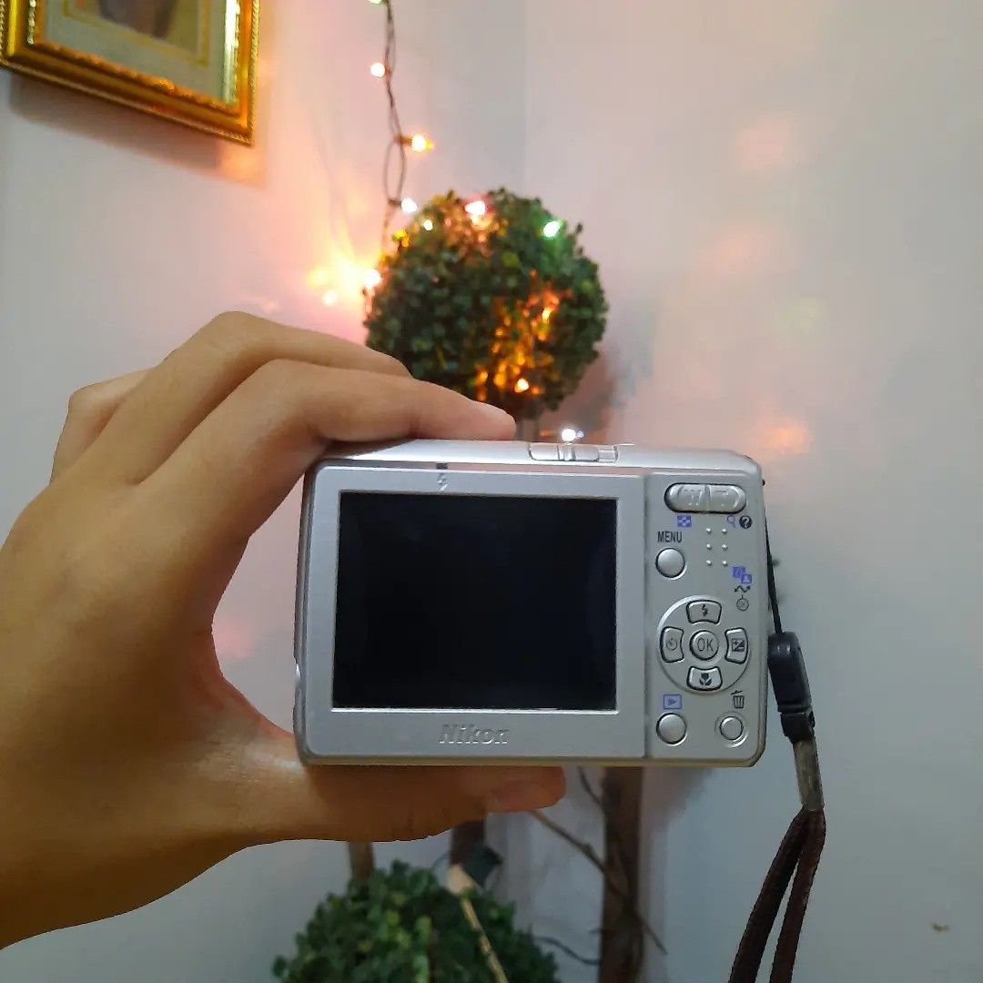 Nikon Coolpix L1, Photography, Cameras on Carousell