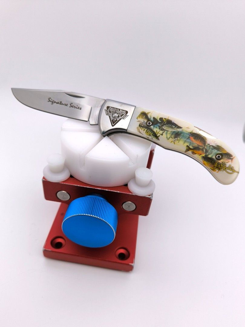 North American fishing club Signature Series 特色小摺刀, 運動產品, 行山及露營- Carousell