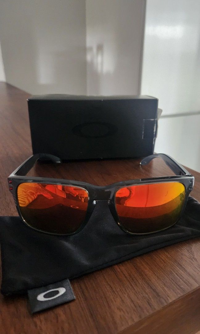 Oakley Holbrook Prizm Ruby model 924428