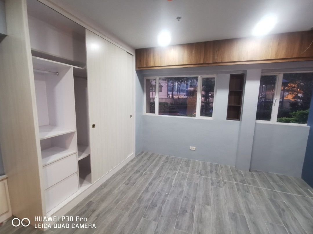 Olympic Heights Tower Two 2 Bedroom Unit with 1 Parking Property