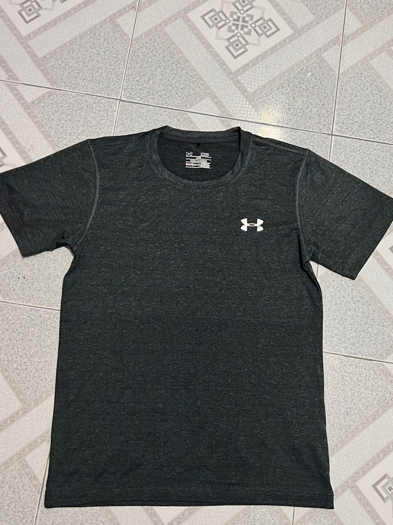 Under armor top dry fit