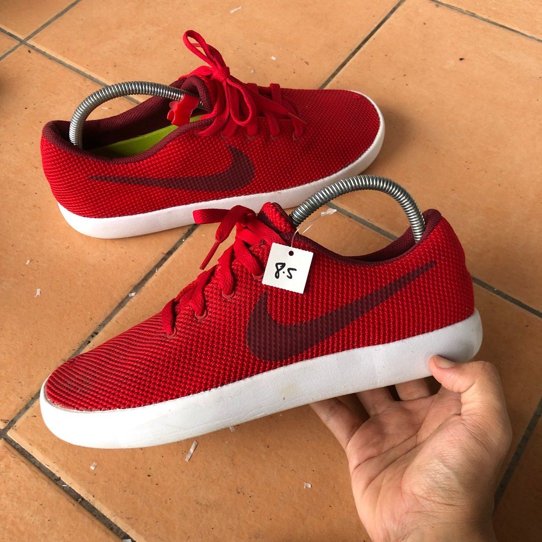Nike essentialist discount