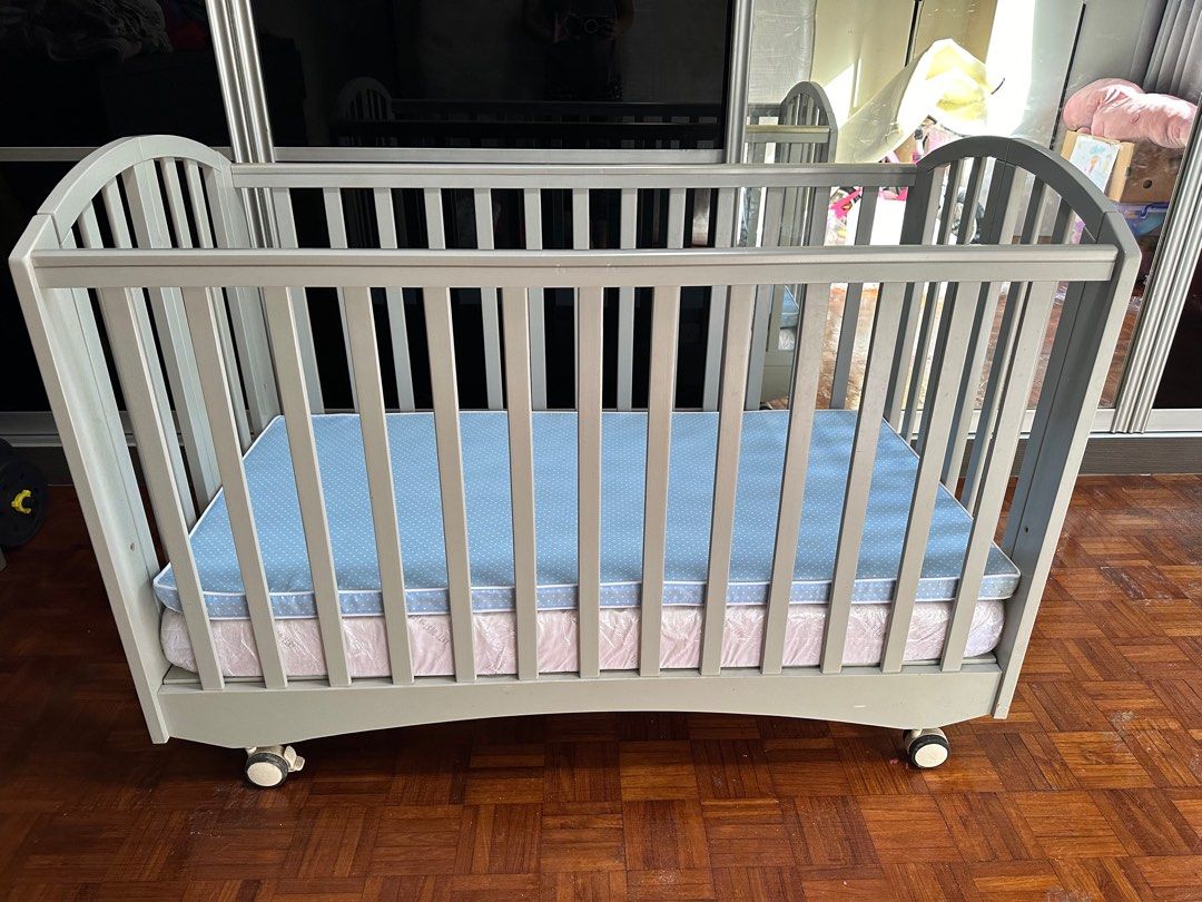 Puku baby cot