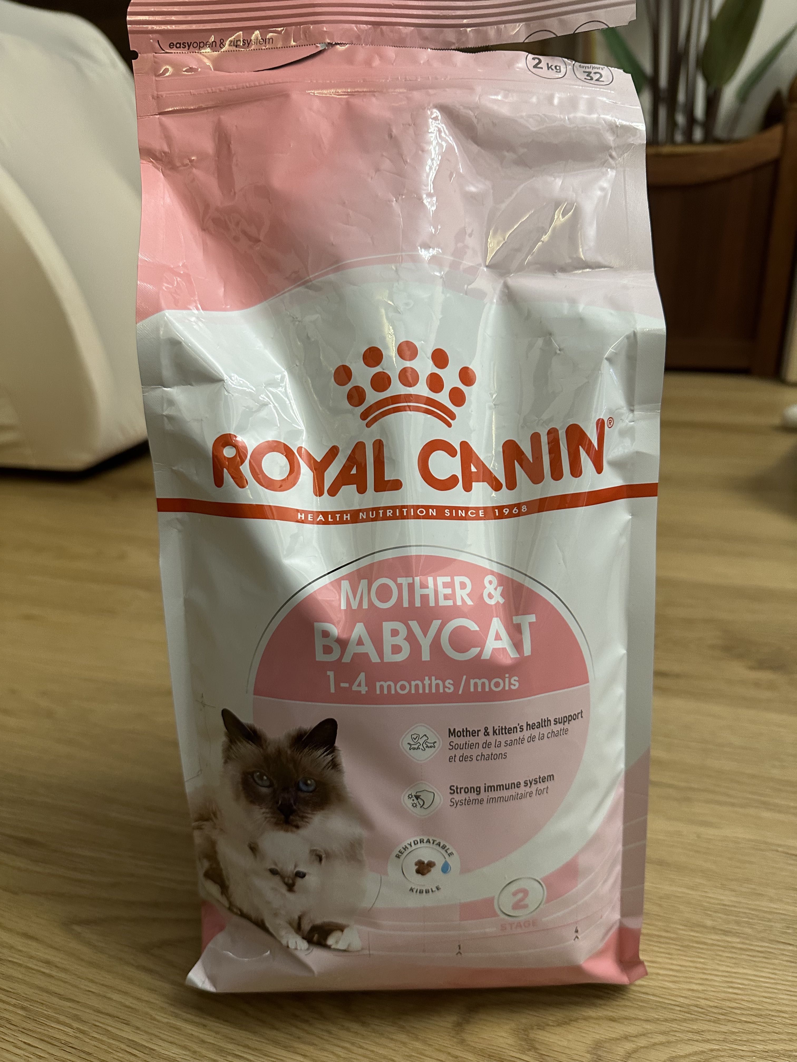Royal Canin Mother Babycat Kibbles 2kg