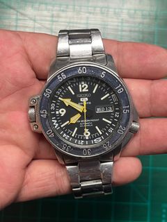 Seiko atlas skz211j1 top