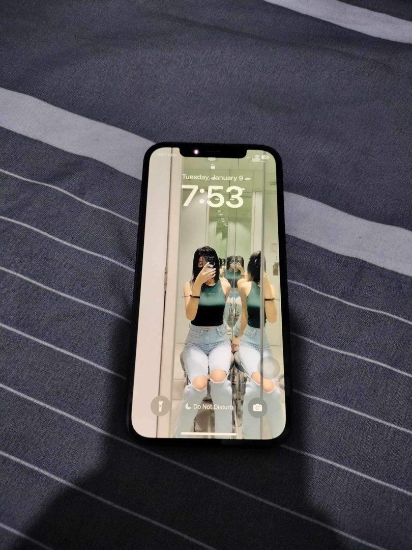 SELLING iPhone 12 64gb RUSH (Category: iPhone 12 Series) located in Mandaluyong City. Submitted by aliaxmadi (Listing ID 1278275412, Image 2). Description: iPhone 12 64gb fu any sim Open for swap sa lower unit add nalang All working po reset all u can 73% bh original test to sawa✅ Truetone & Face id✅ Mandaluyong location pwede meet up any mrt station .