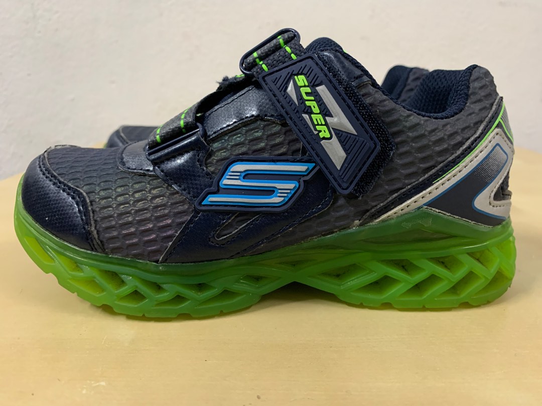 Skechers light up shoes how long to online charge