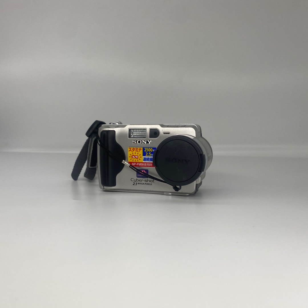 Sony Cybershot Flip Screen Digicam Digital Camera, Photography, Cameras