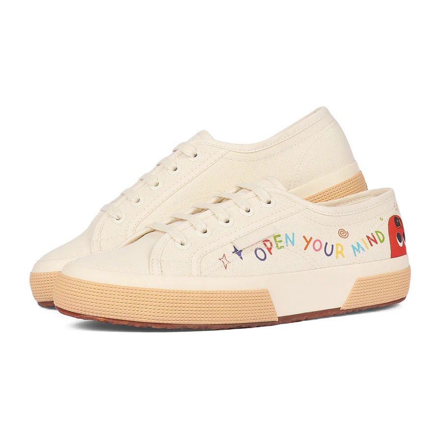 Superga clearance opening hours
