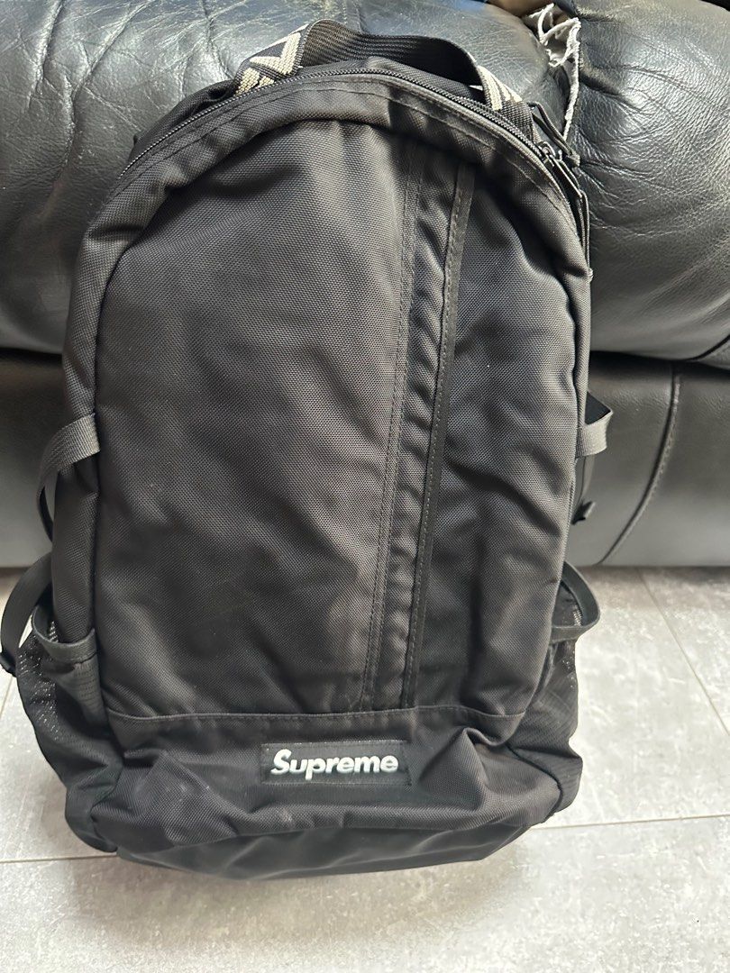 Supreme 18ss backpack blk 95%new, 名牌, 手袋及銀包- Carousell