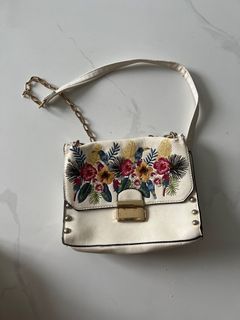 (Kategori: ) berada di . Dikirim oleh curated_preloved10 (ID iklan 1278154447, Gambar 1). Deskripsi: .