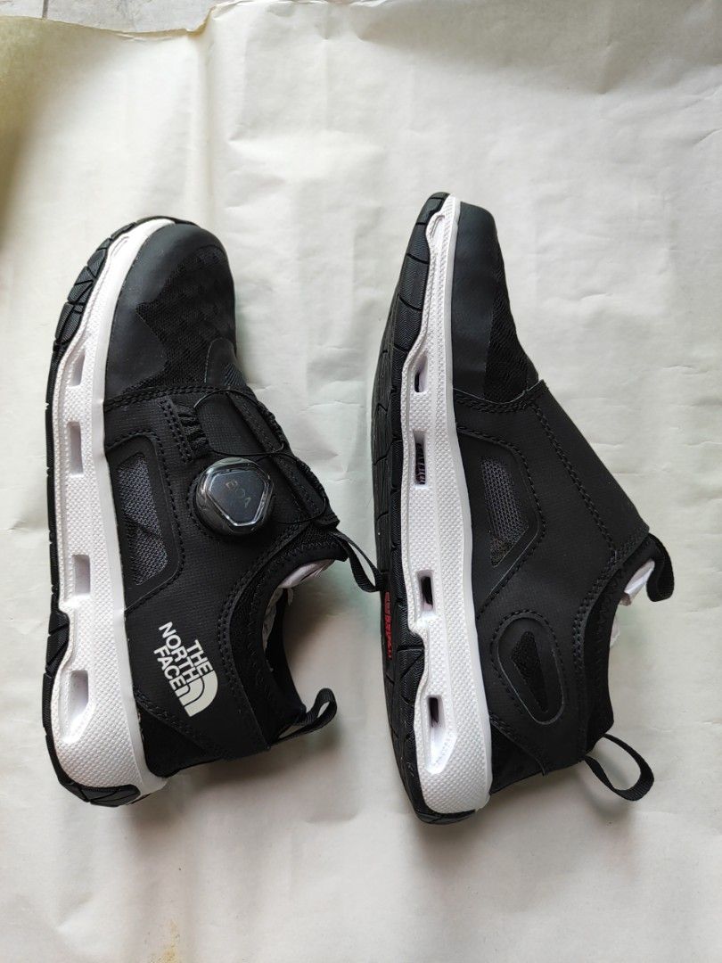 The North Face skagit water BOA and Vectiv Taraval Carousell