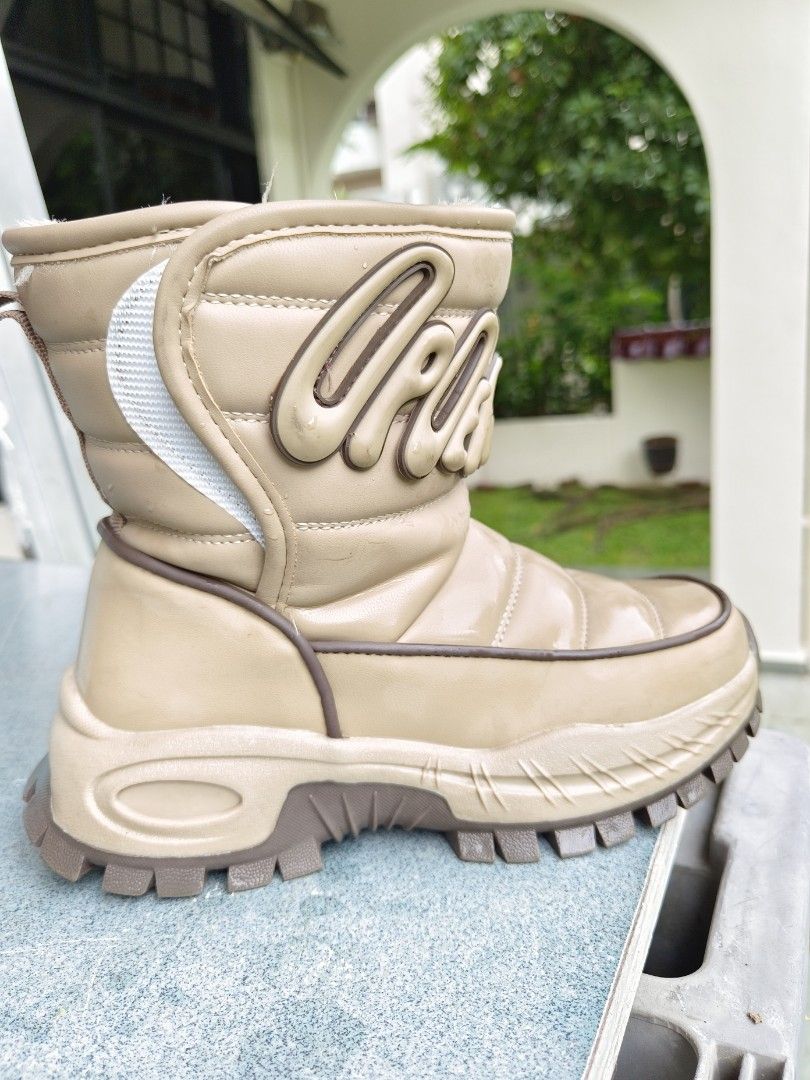 Warm winter top boots for boys