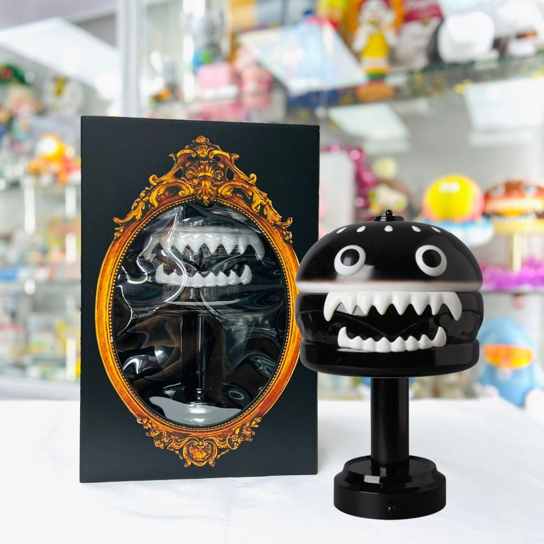 荔枝角門市現貨]UNDERCOVER HAMBURGER LAMP BLACK, 興趣及遊戲, 玩具