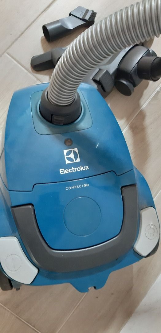 Vacuum electrolux, TV & Home Appliances, Vacuum Cleaner & Housekeeping ...