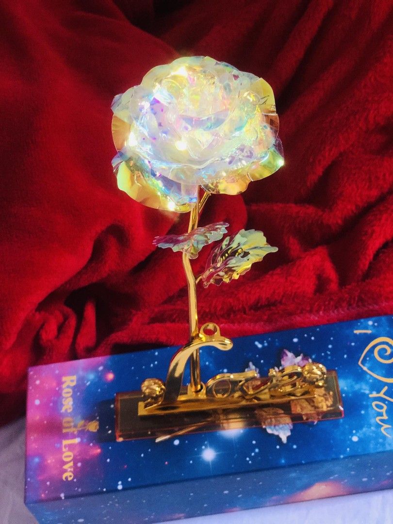 Valentine's flower gift (Category: Flowers & Bouquets) located in Binan City. Submitted by gladypie (Listing ID 1278136789, Image 2). Description: with box and paper bag.
