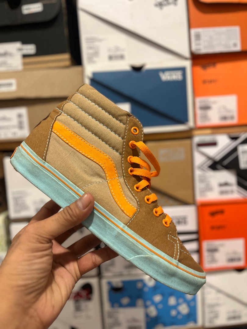 Vans x gorilla biscuits top