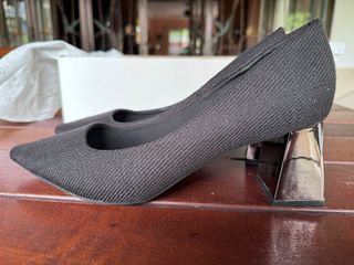 (Category: ) located in . Submitted by lovedbyfarah (Listing ID 1278182641, Image 1). Description: .