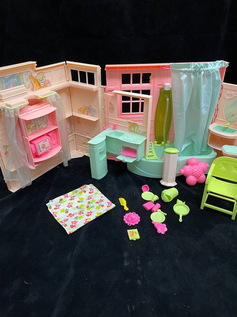 Vintage Barbie Bath and Bubbles House Hobbies Toys Toys