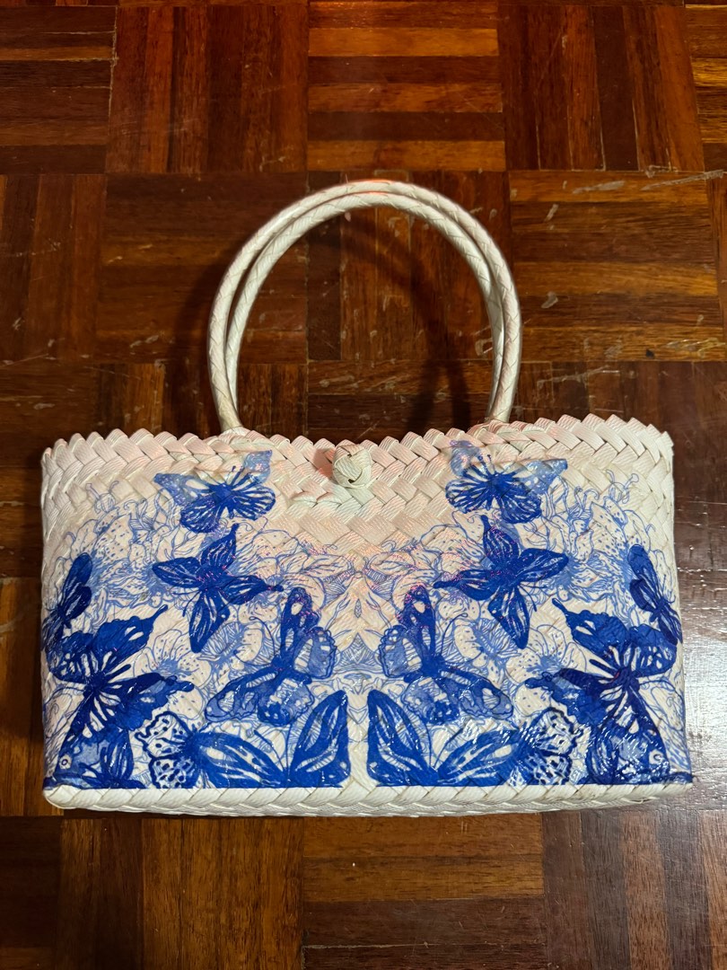 Blue top straw bag