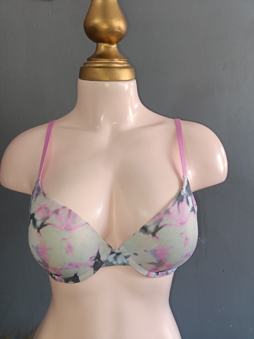 32c Orig Victoria's Secret push up bra, Women's Fashion