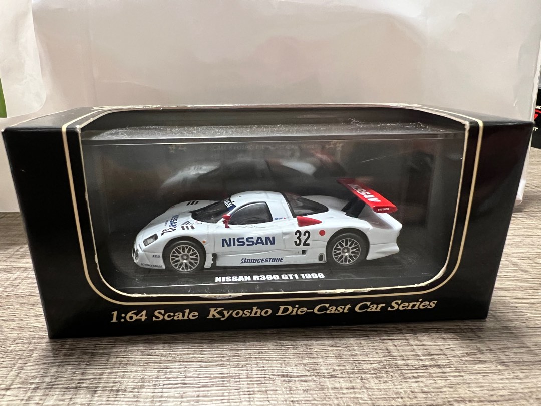 京商Kyosho 1/64 Nissan R390GT1 No. 32 pre-qualification (06422G