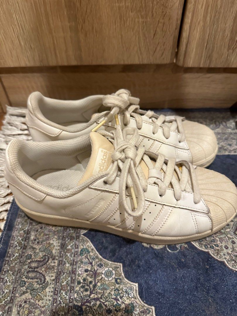 adidas superstars triple white