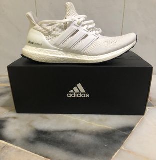 Ultra boost clearance triple white sale