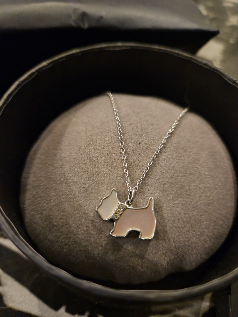 Agatha necklace dog discount