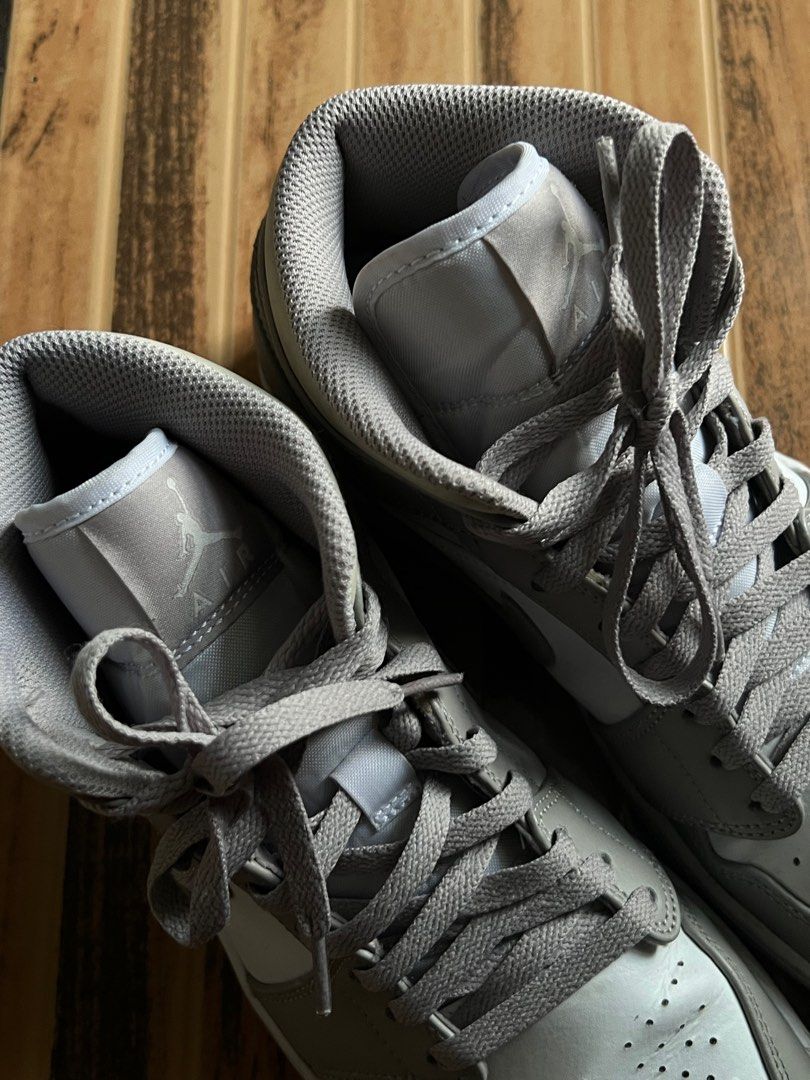Air Jordan Mid - Linen US 8.5 (Category: Sneakers) located in Taguig. Submitted by ruinstyle (Listing ID 1278450616, Image 3). Description: Air Jordan Mid - Linen US 8.5 Used twice only Authentic w/o box Needs cleaning lang.