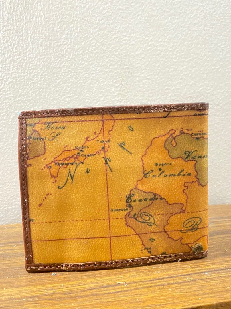 Alviero martini short wallet (Category: Luxury Bags & Wallets) located in Cainta. Submitted by grailfinders (Listing ID 1278546719, Image 3). Description: Water marks signs of use No major issue .